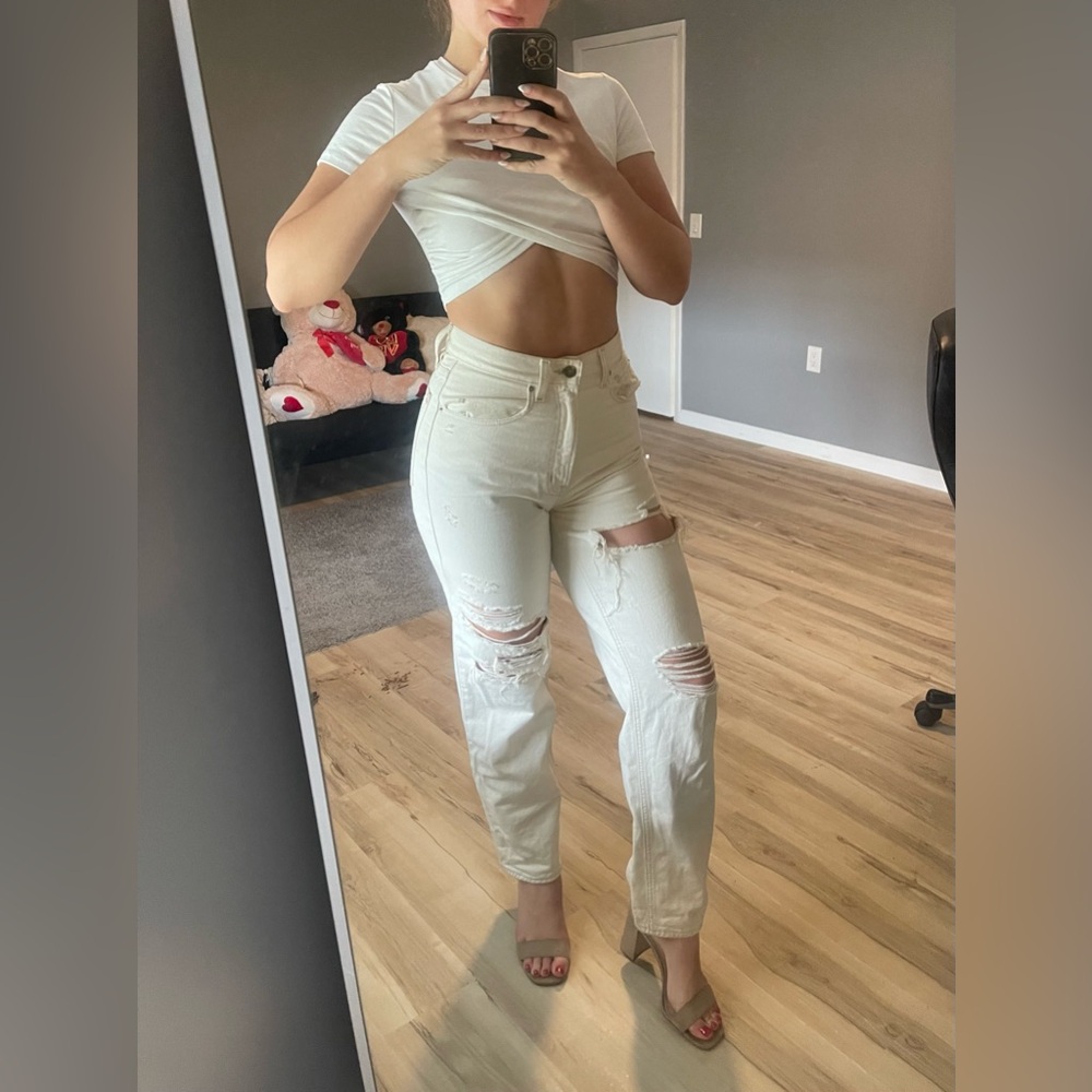 BDG urban outfitters cream ripped straight leg jeans